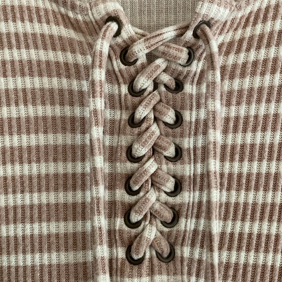 LUCKY BRAND 🍀 lace front striped woven top (M) - Picture 2 of 15